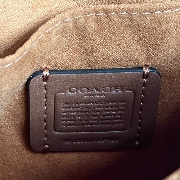 💰SOLD - CP188 - Coach Flap Clutch Crossbody - Picture 6 of 14